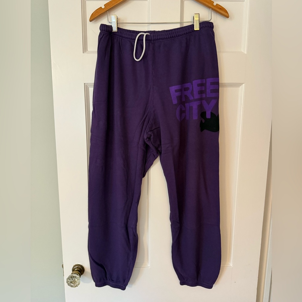 Freecity dark purple sweatpants XL